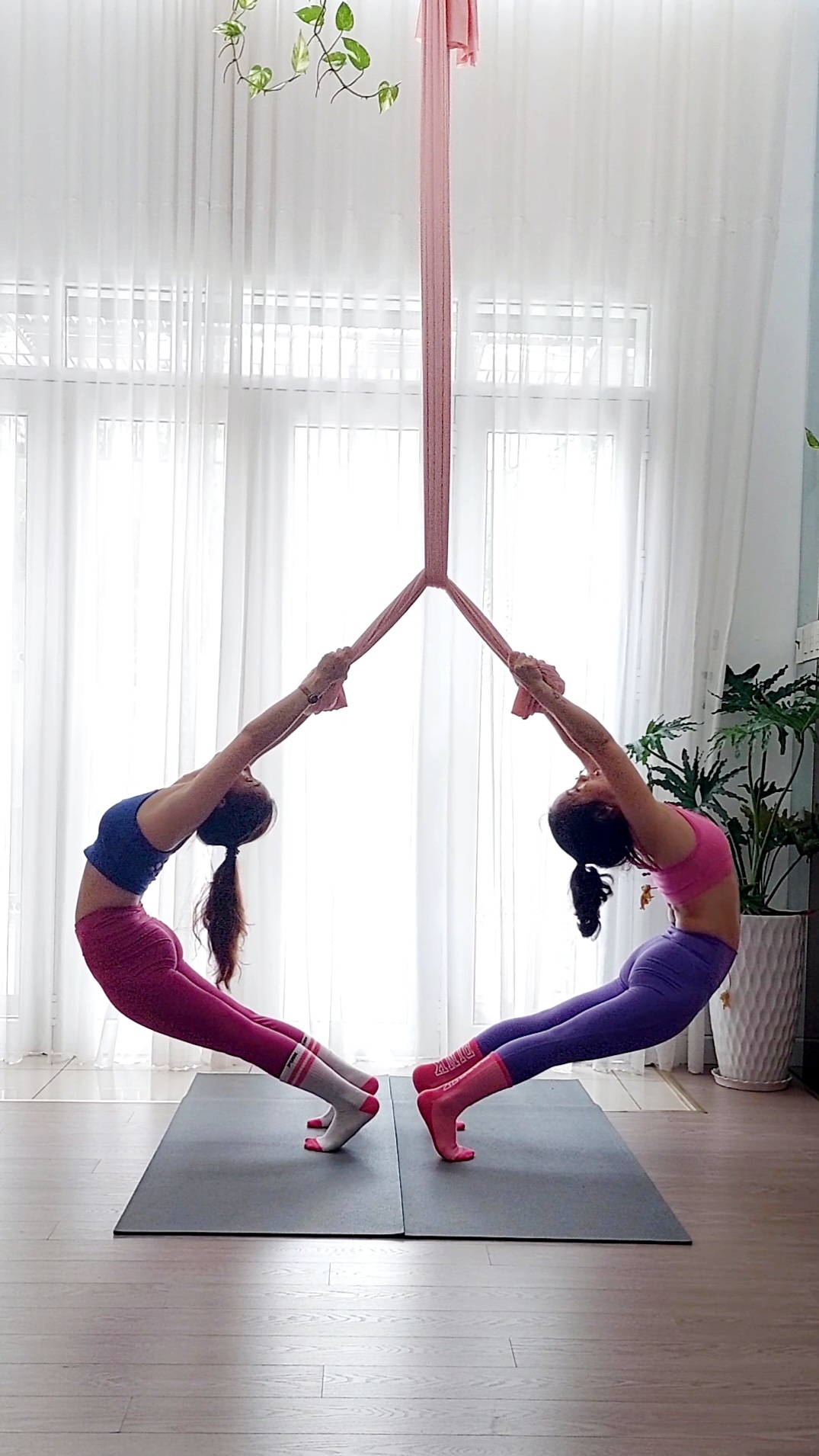 AERIAL YOGA ĐẸP NHẤT SÀI GÒN