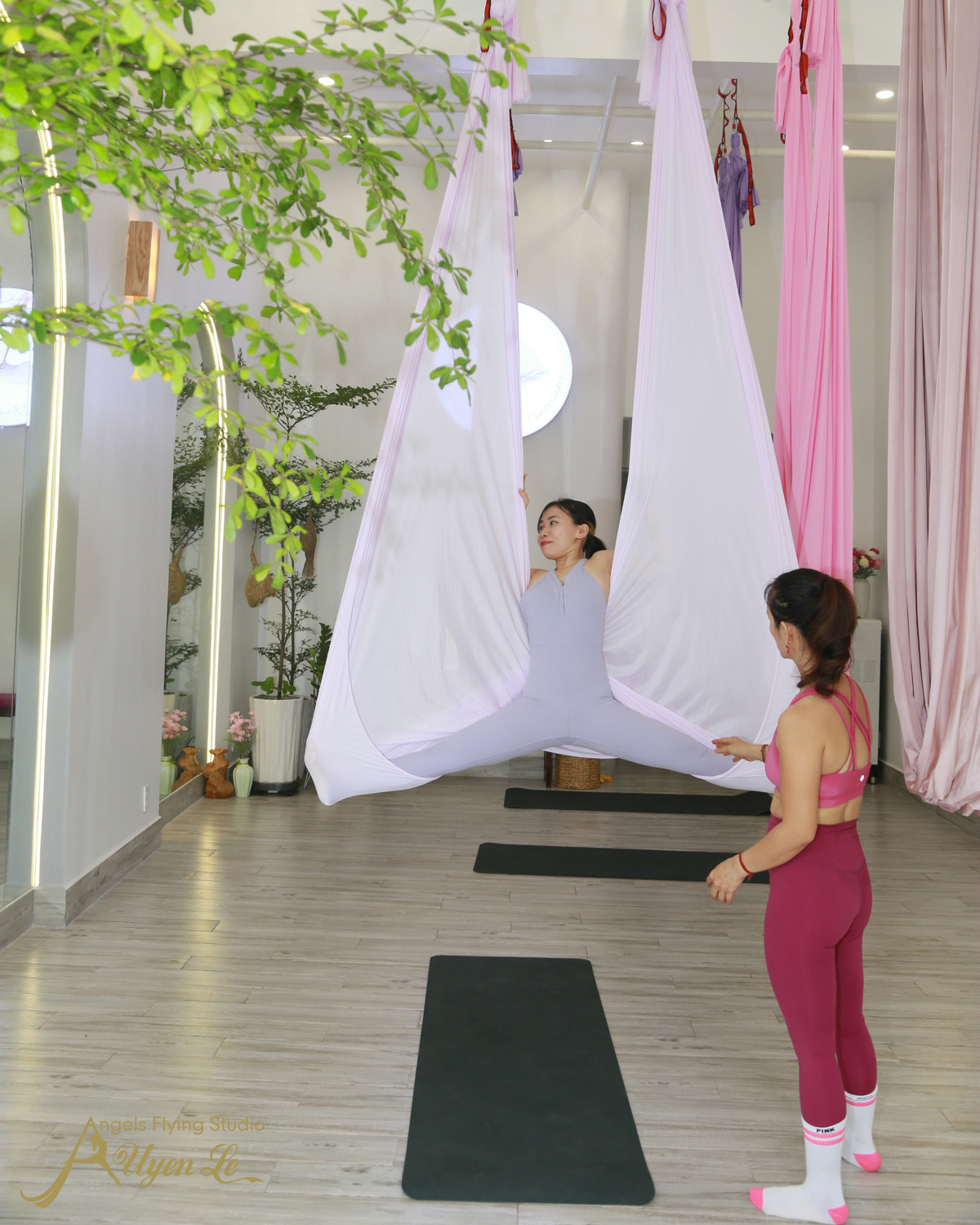 NHỮNG KHOẢNH KHẮC ĐẸP TẠI STUDIO YOGA BAY GÒ VẤP